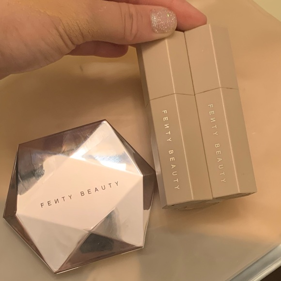 Fenty makeup set - Picture 1 of 5